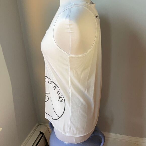 “An Ocean A Day” White Flowy Muscle Tank, Medium. NWOT. Perfect beach top! - Picture 11 of 14